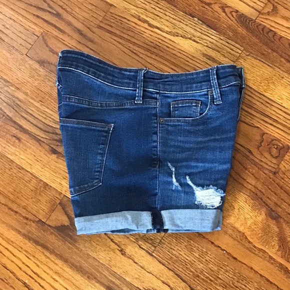 Universal Thread Denim Jean High Rise Distressed Shorts
Pockets Stretch Materia - Picture 7 of 10